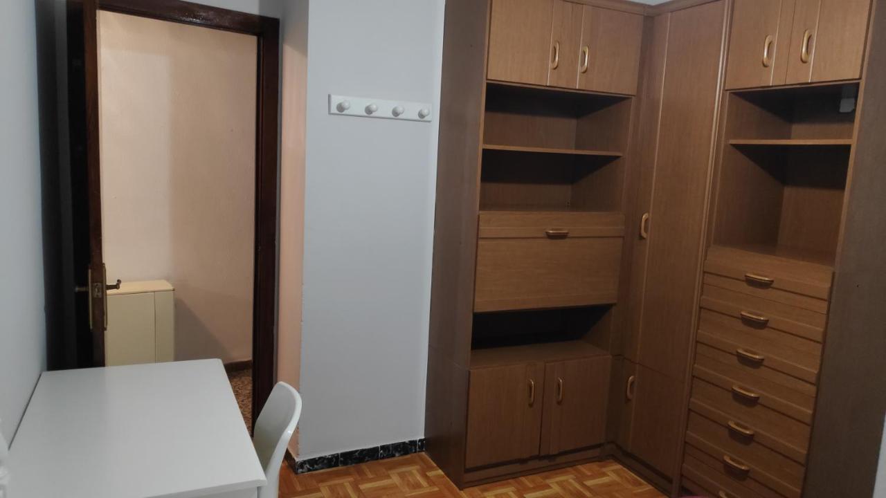 Centro De Gijon A Seis Minutos De La Playa Apartment Luaran gambar